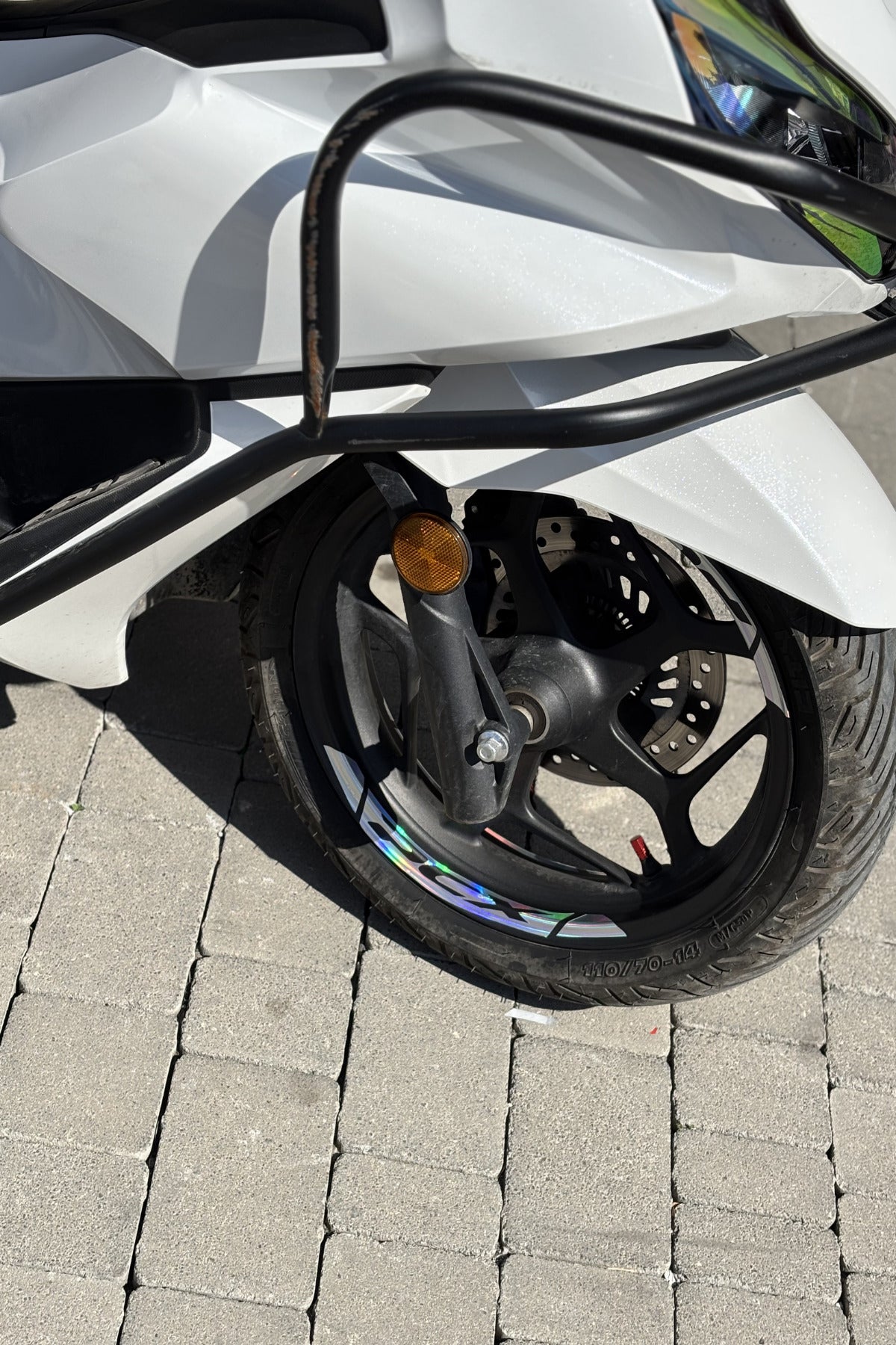 Honda PCX Tüm Yıllar için Uyumlu Hologramlı Jant Şeridi Sticker Seti (8'li)