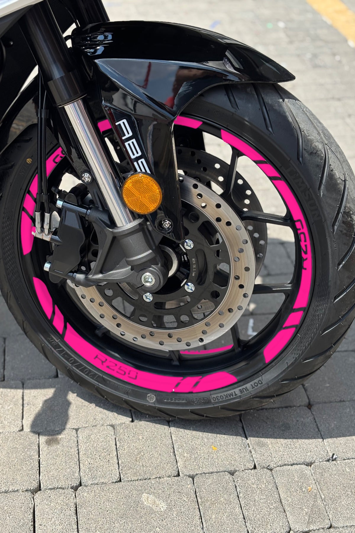 RKS R250 için 12 Parça R250 Yazılı Jant Şeridi Sticker Seti (Ön Arka Sağ Sol Yeterli)
