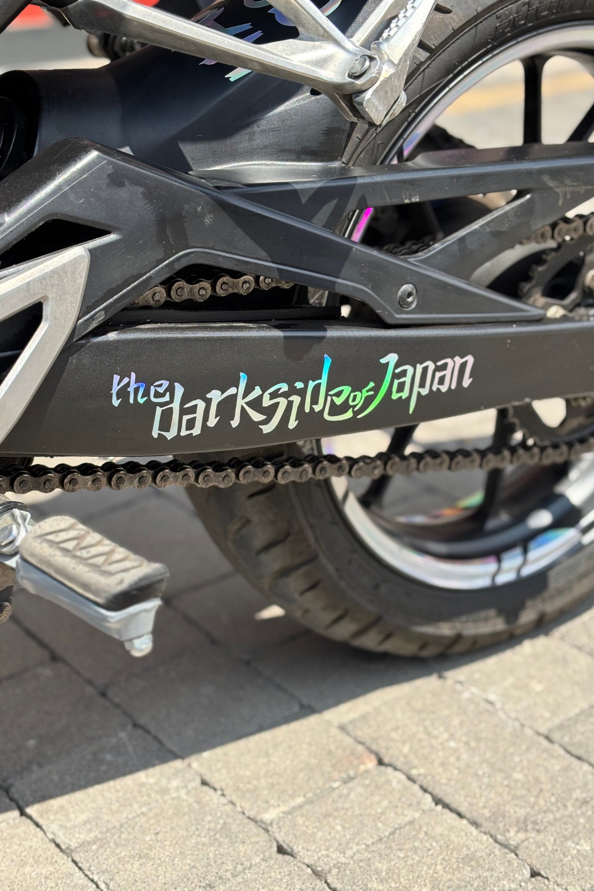 Motosiklet için Hologramlı Eğik The Dark Side of Japan Sticker Etiket (1 Adet)