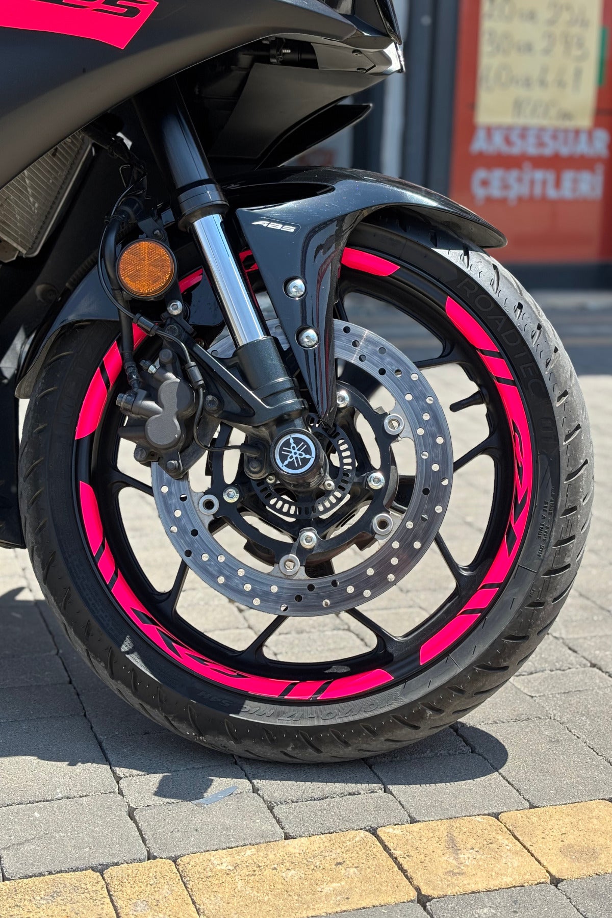 Yamaha R25 için Pembe Renk Jant Şeridi Sticker Etiket (12 Parça )