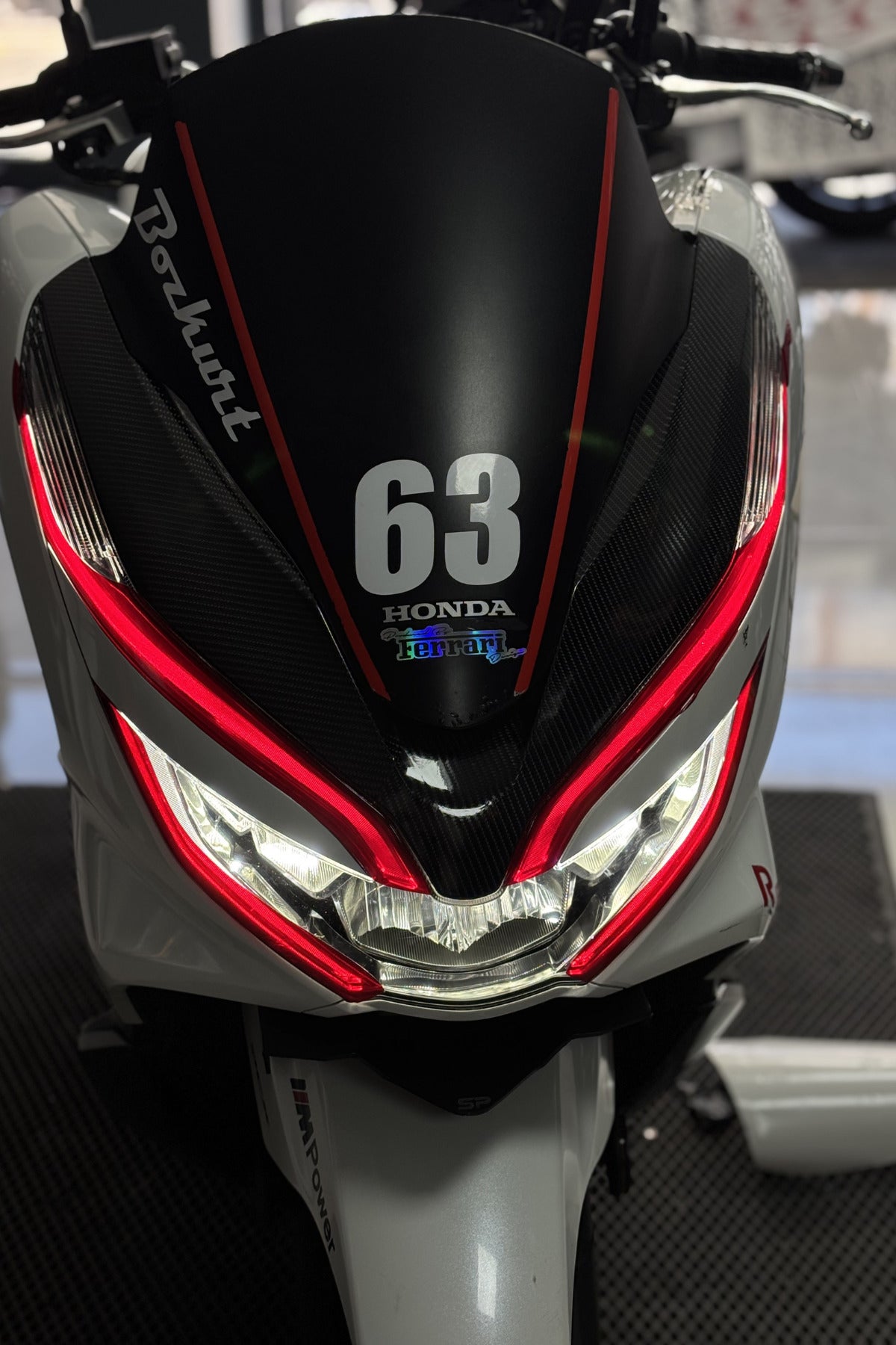 Honda PCX (2018-2020) için Far Tasarım Folyosu Sticker