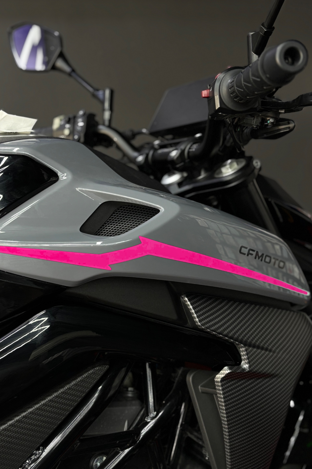 CFMOTO NK250 için Yan Orijinal Çizgi Sticker Etiketler (Orijinal Sökülmeden Kapatır)