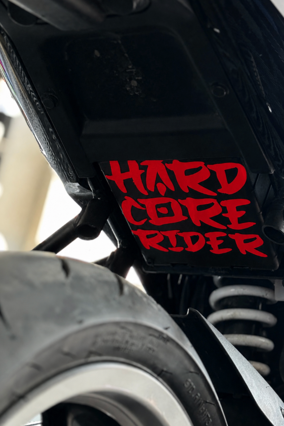 Motosiklet ve Kask için Kore Yazı Tipiyle Hardcore Sticker Etiket (14CMx12CM)