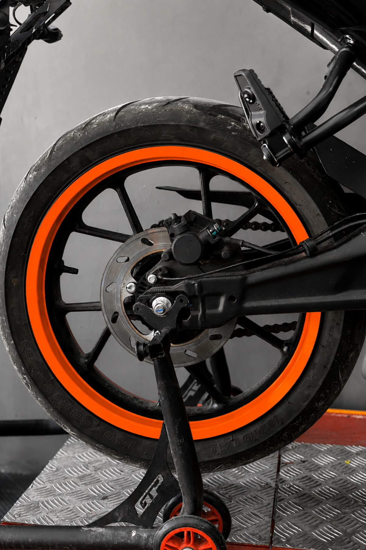 Motosiklet 17 Inch Jantlar İçin Tam Tur Jant Şeridi Sticker Seti