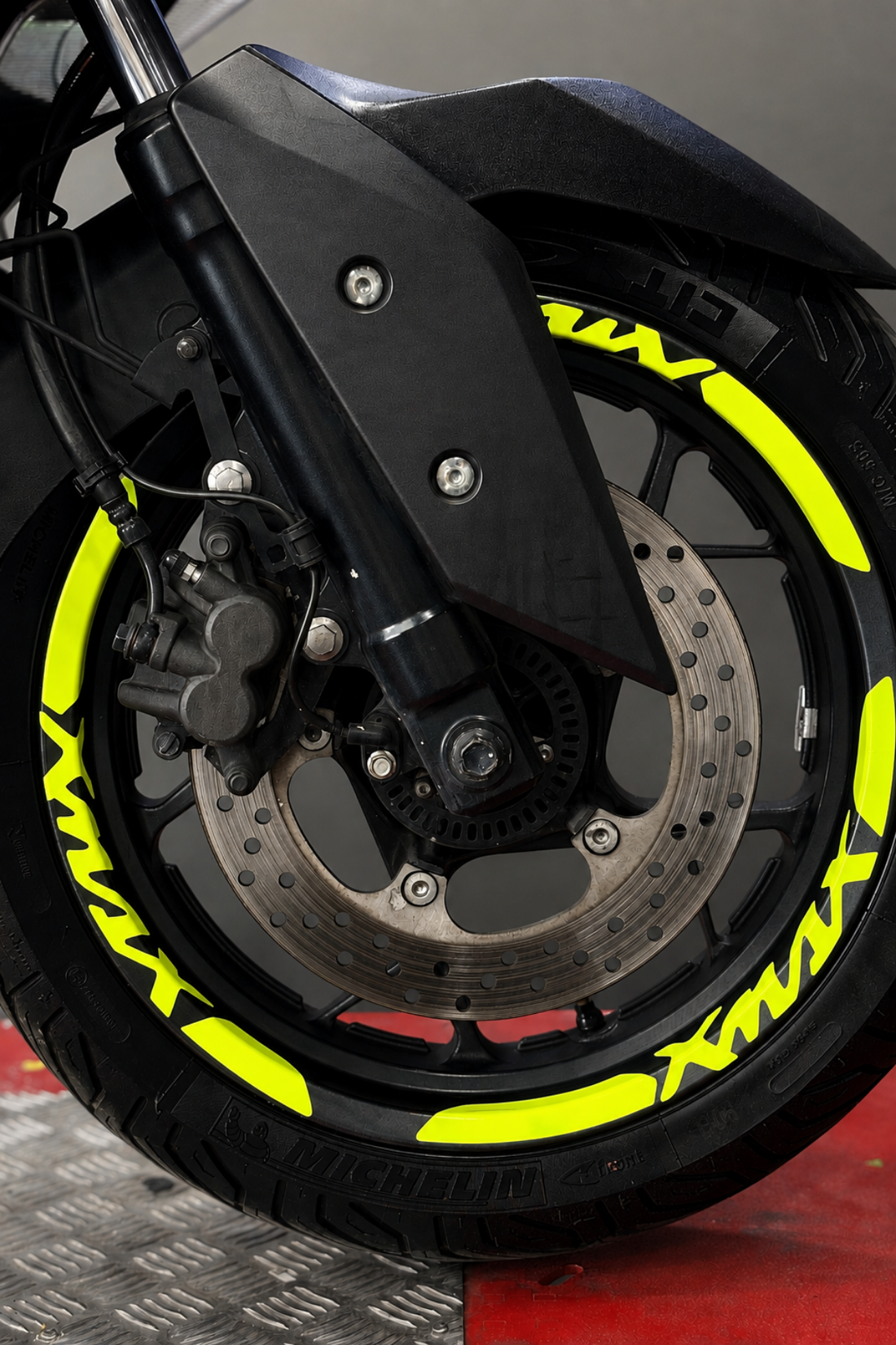 Yamaha Xmax için 12'li Jant Şeridi Sticker Seti