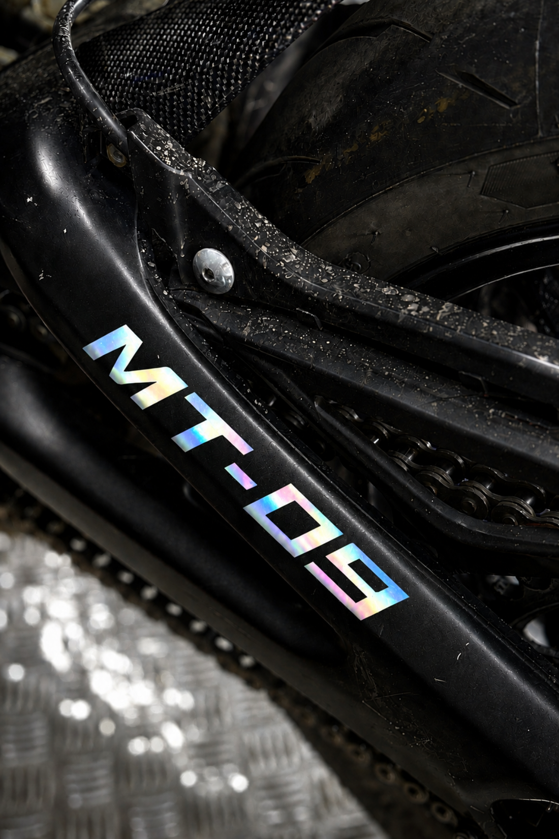 Yamaha MT-09 için MT-09 Yazı Sticker Etiket (15CM)
