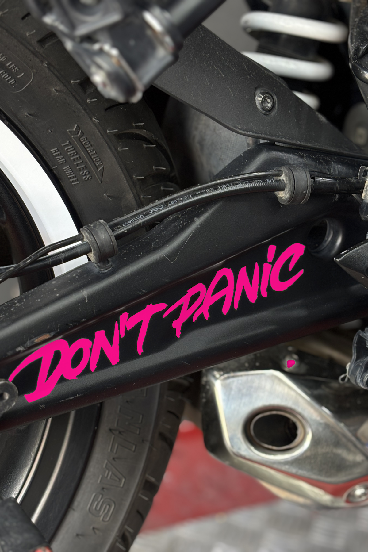 Motosiklet ve Kask için Dont Panic Yazı Sticker Etiket (1 Adet)