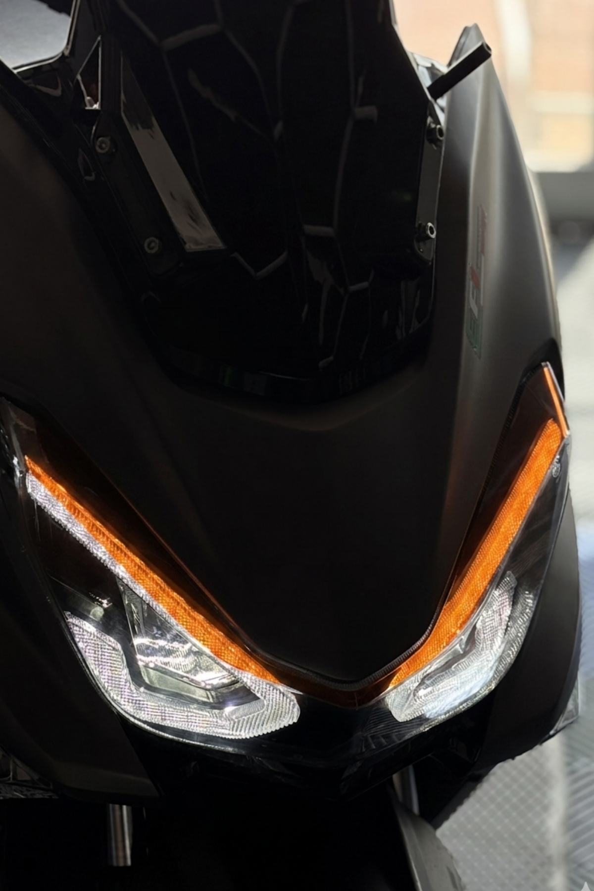 Kuba Newlight Scooter için Far Tasarım Far Filmi Sticker