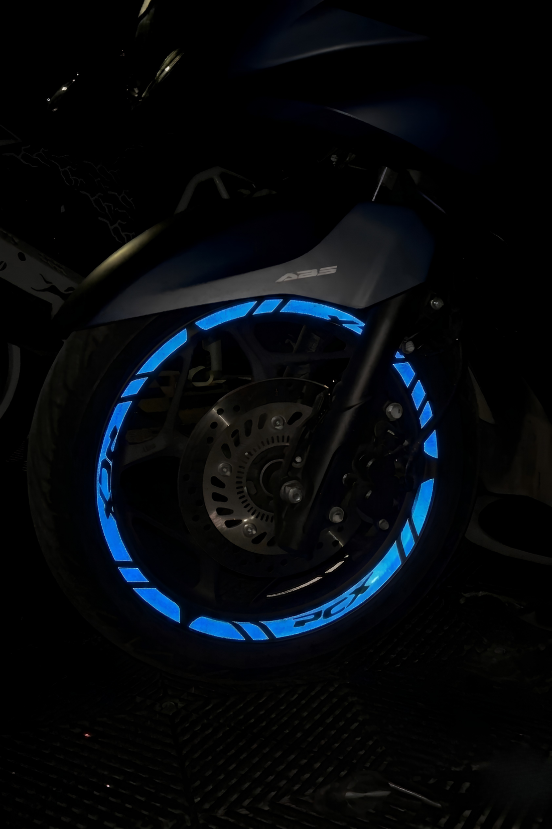 PCX Reflektörlü Jant Şeridi Seti 12 Parça