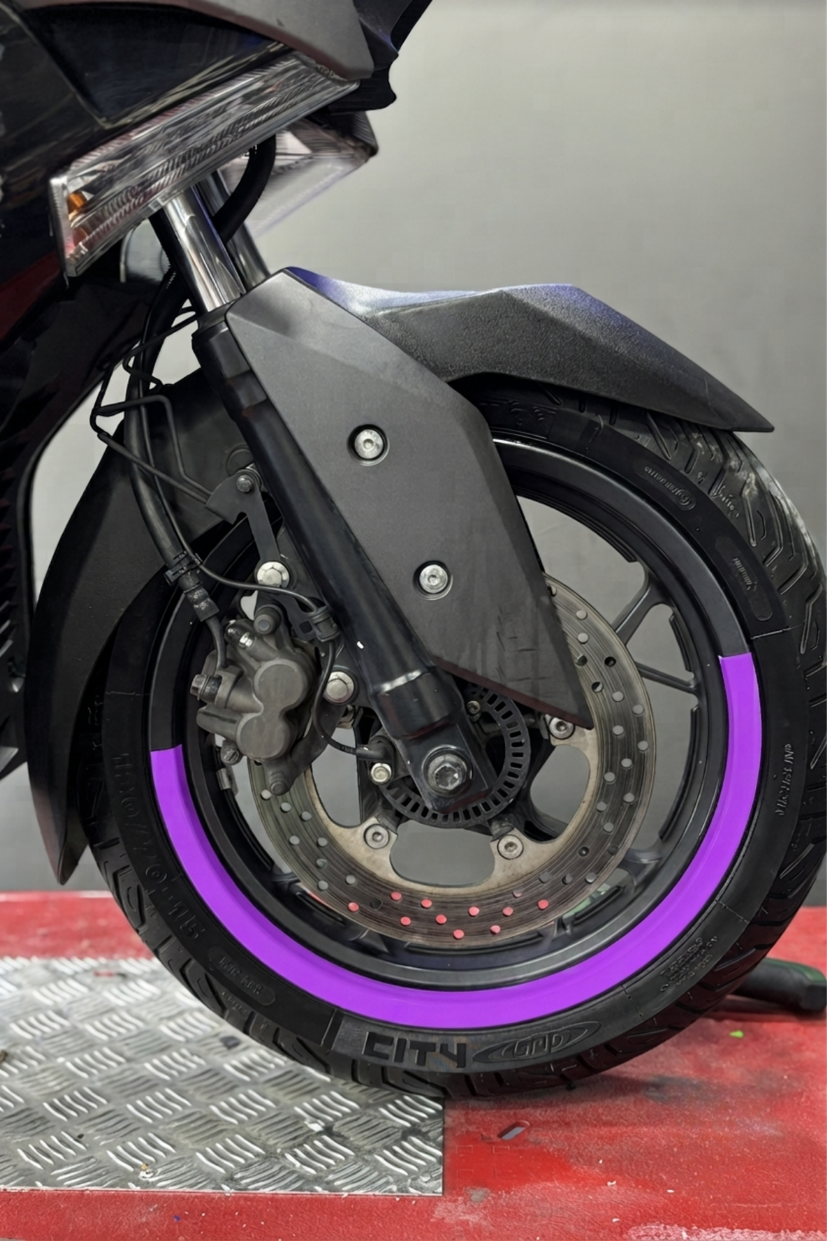 Yamaha Xmax için 14-15 Inch Jantlara Uyumlu Jant Şeridi Sticker Seti (4 Parça)