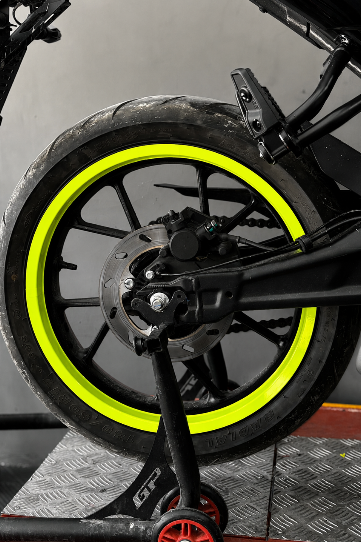 Motosiklet 17 Inch Jantlar İçin Tam Tur Jant Şeridi Sticker Seti