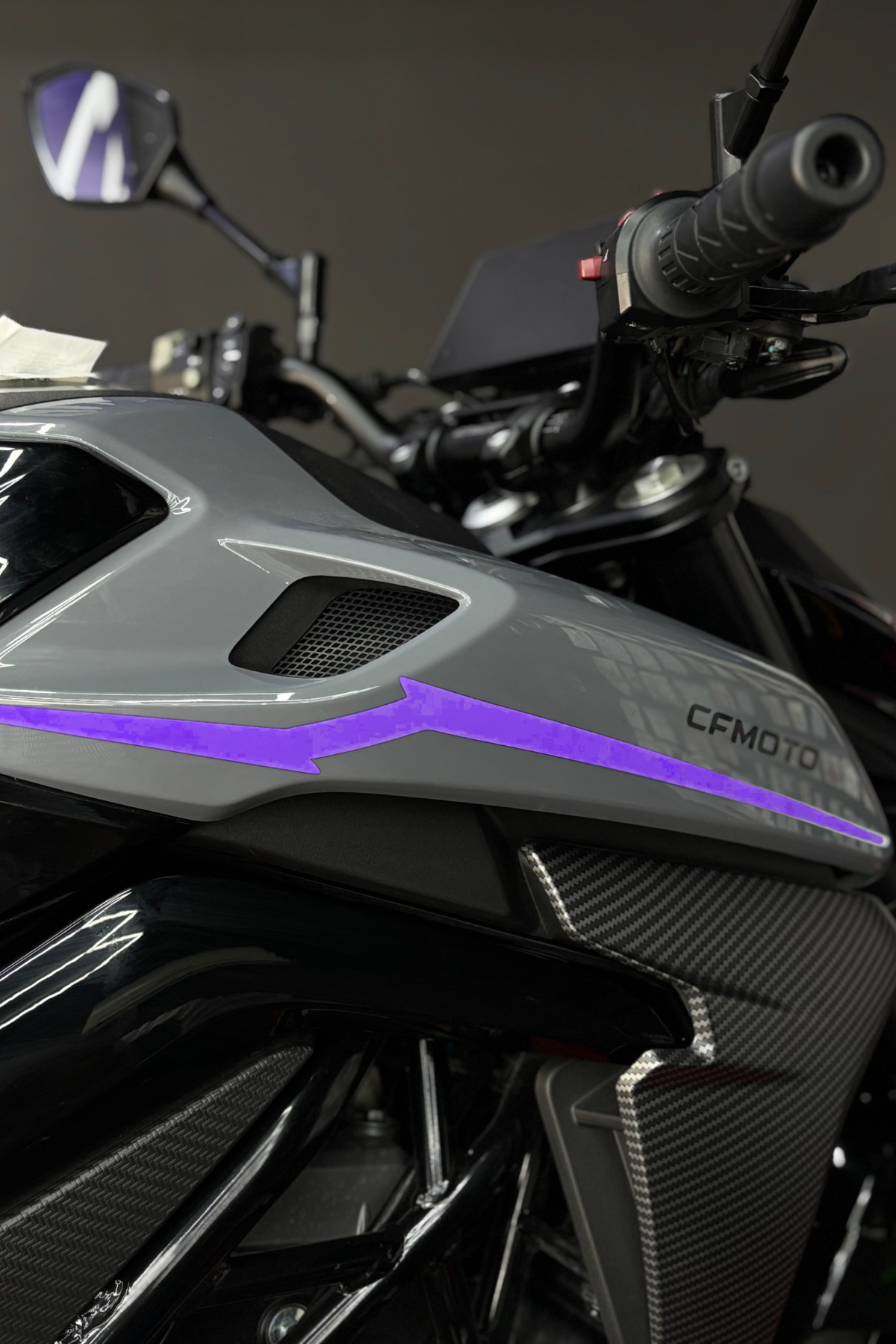CFMOTO NK250 için Yan Orijinal Çizgi Sticker Etiketler (Orijinal Sökülmeden Kapatır)