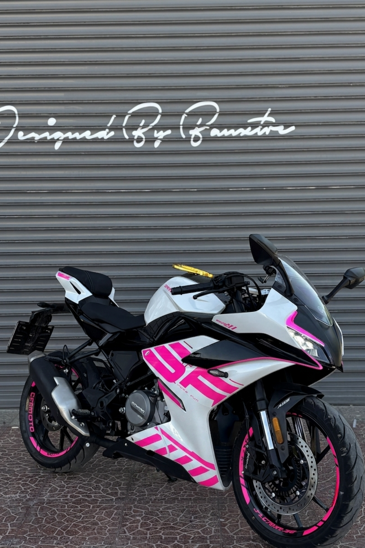 CFMOTO 250SR 2026 Model için Komple Sticker Seti (Far Filmi Dahildir)