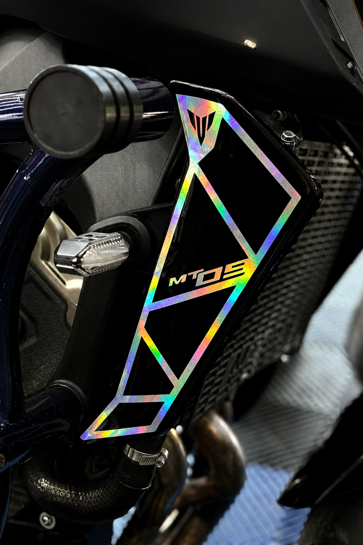 Yamaha MT-09 Örümcek Kasa (2018-2020) Yan Kapak Sticker Seti (Sağ ve Sol)