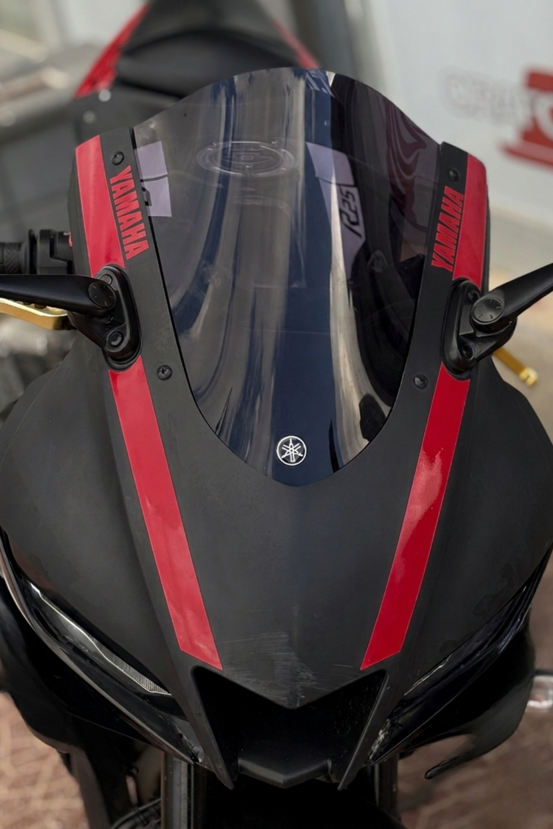 Yamaha R25 için Kafa Detay Sticker Pack (2019-2024 ) Uyumlu