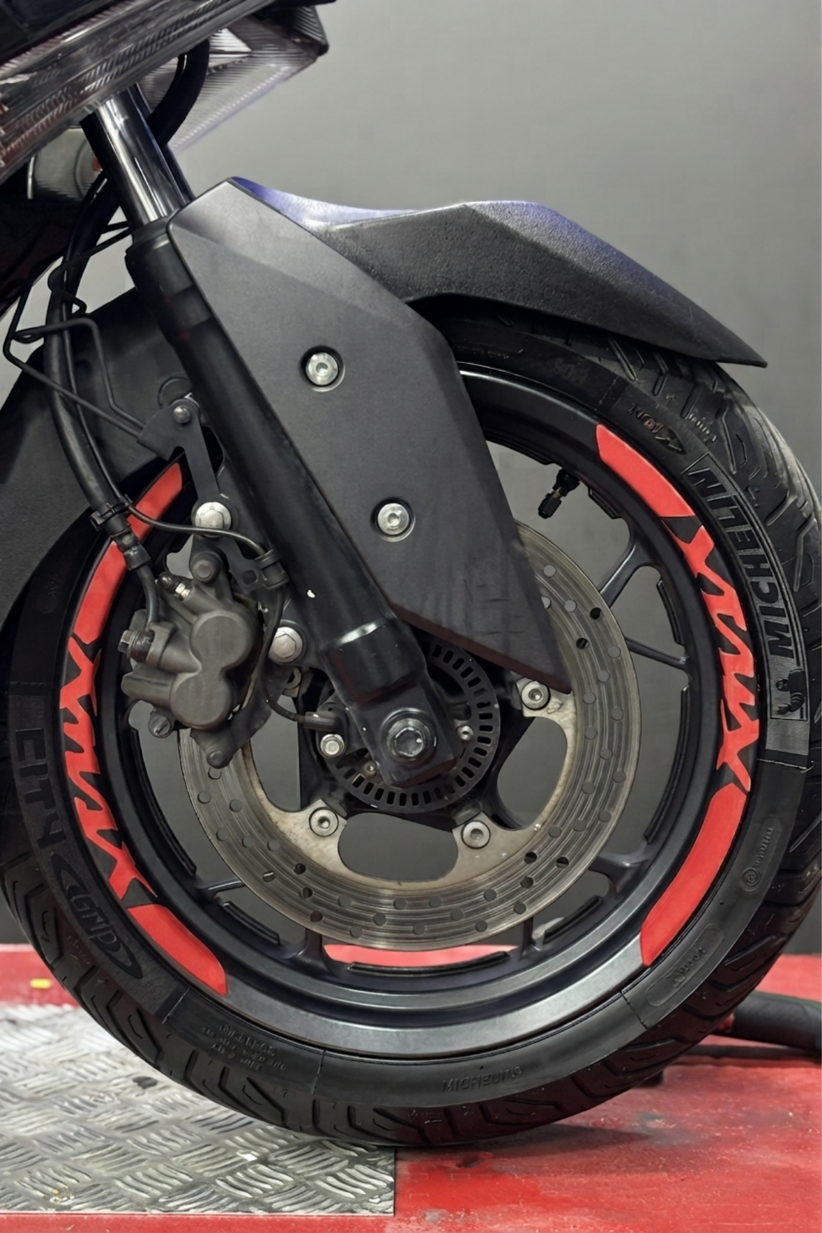Xmax 8'li Jant Şeridi Sticker Seti