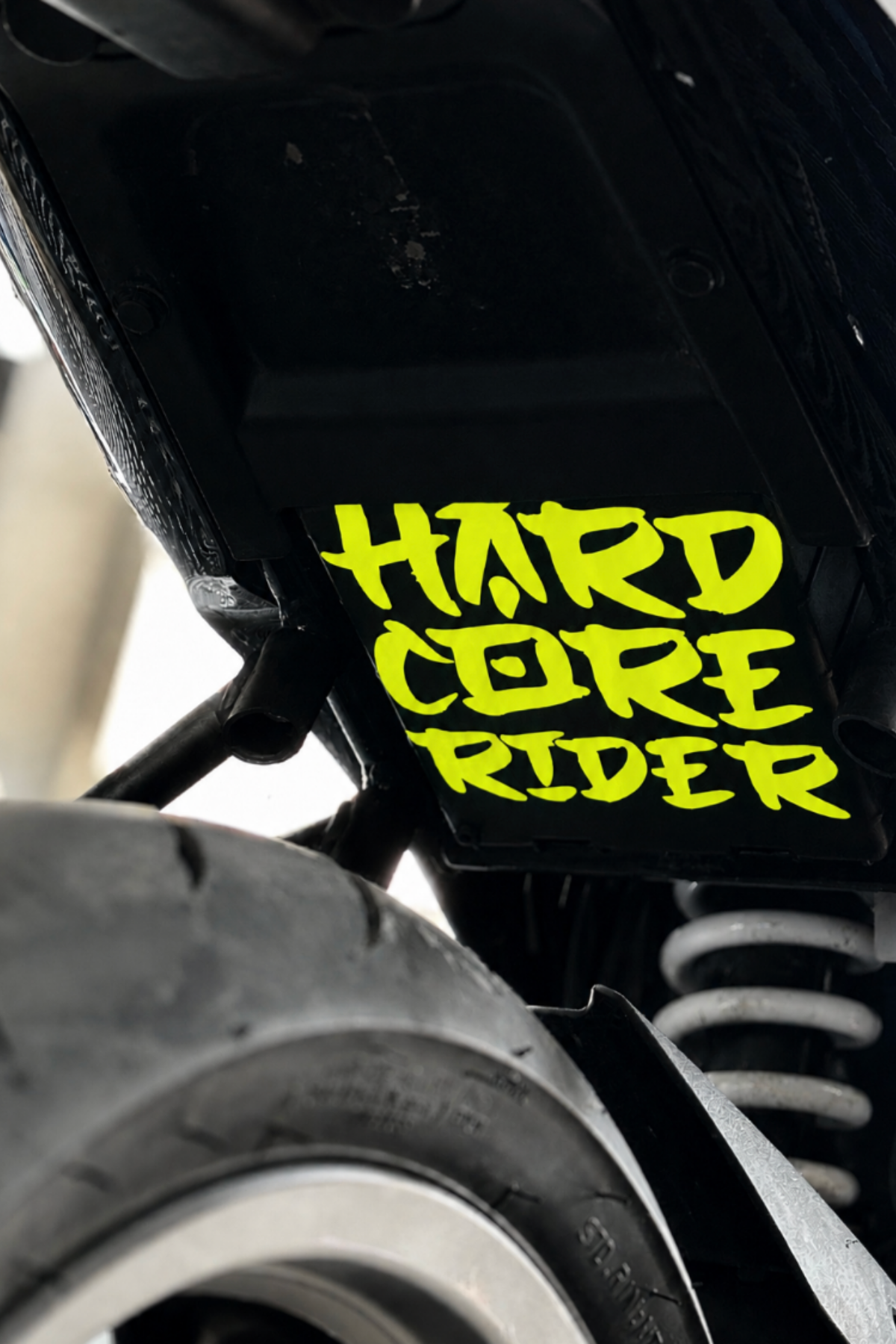 Motosiklet ve Kask için Kore Yazı Tipiyle Hardcore Sticker Etiket (14CMx12CM)