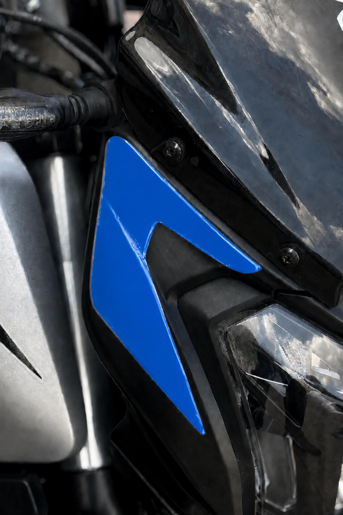 Bajaj Dominar 250-400 için Kafa Detay Sticker (Sağ ve Sol) (Orijinal Kalıp)