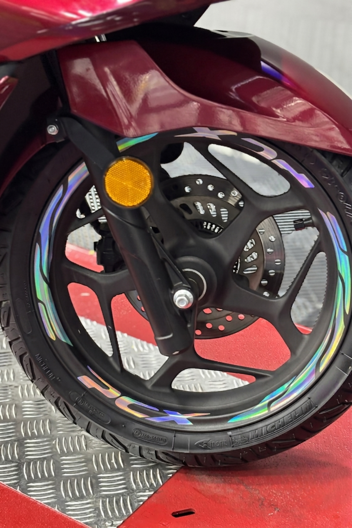 Honda PCX için Kesikli + Yazılı Jant Şeridi Sticker Seti