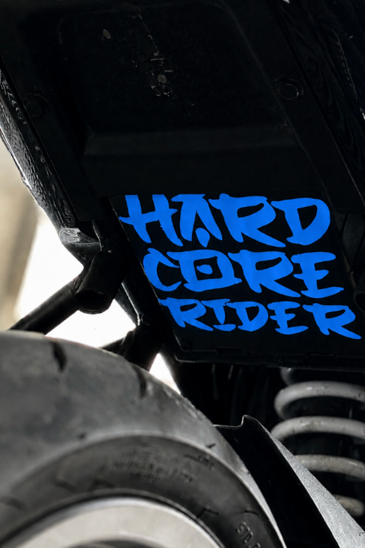 Motosiklet ve Kask için Kore Yazı Tipiyle Hardcore Sticker Etiket (14CMx12CM)