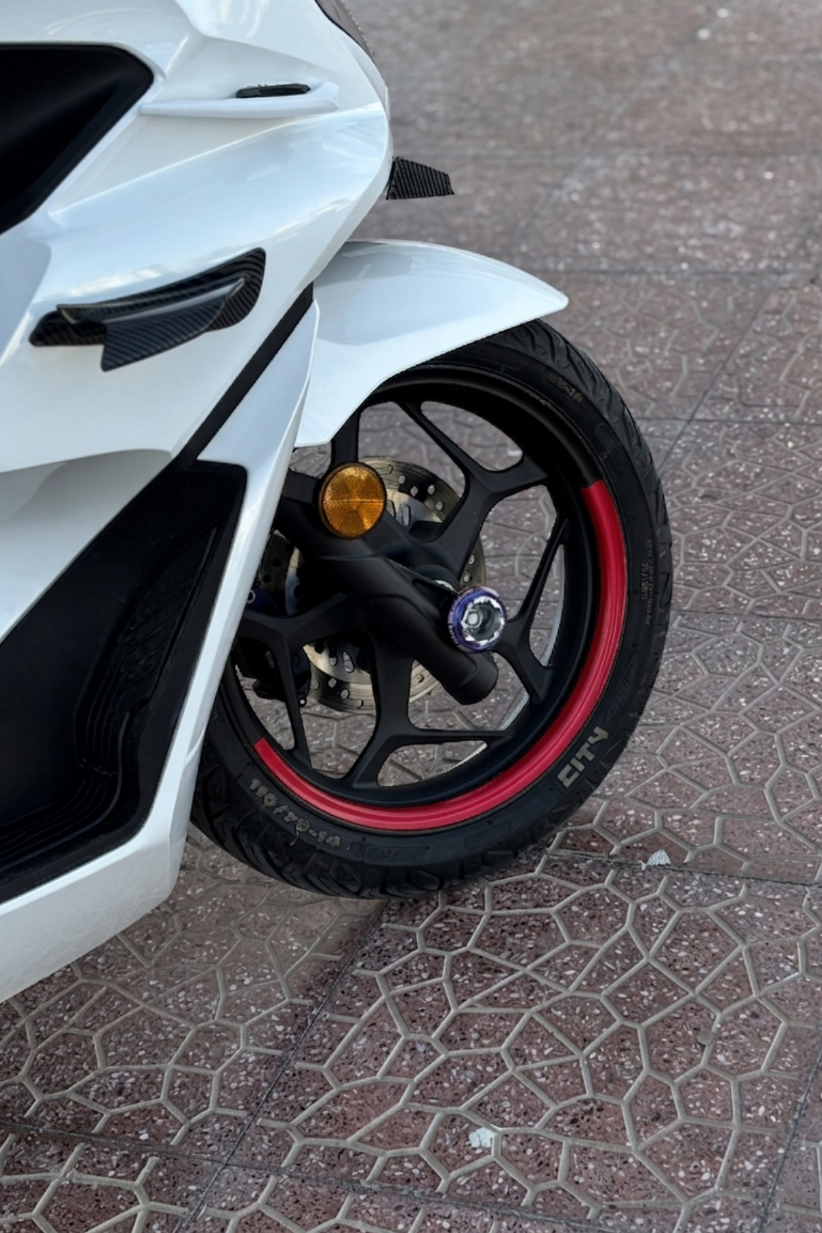 Honda PCX için Yarım Jant Şeridi Sticker Seti (4 Parça)