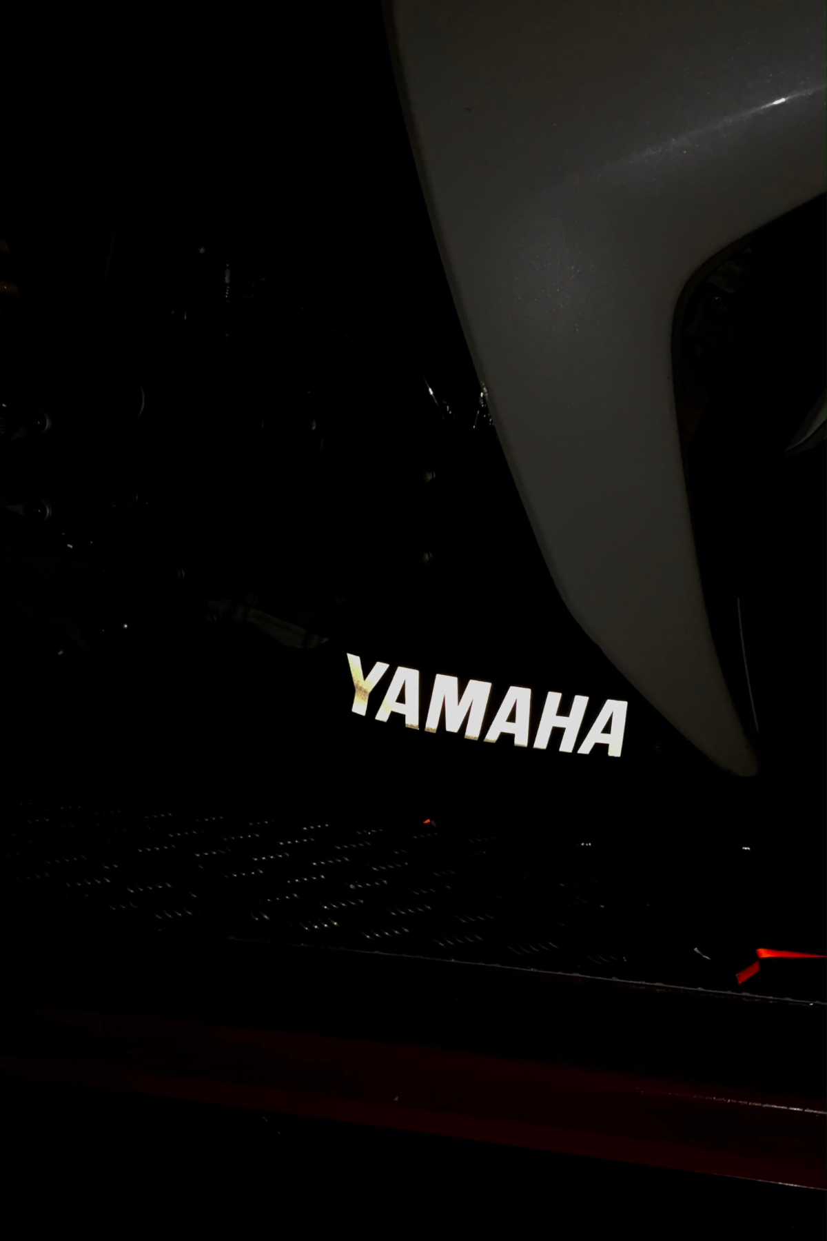 Yamaha Motor Grubu için Reflektörlü Alt Sakal için Yamaha Yazı Sticker (1 Adet)