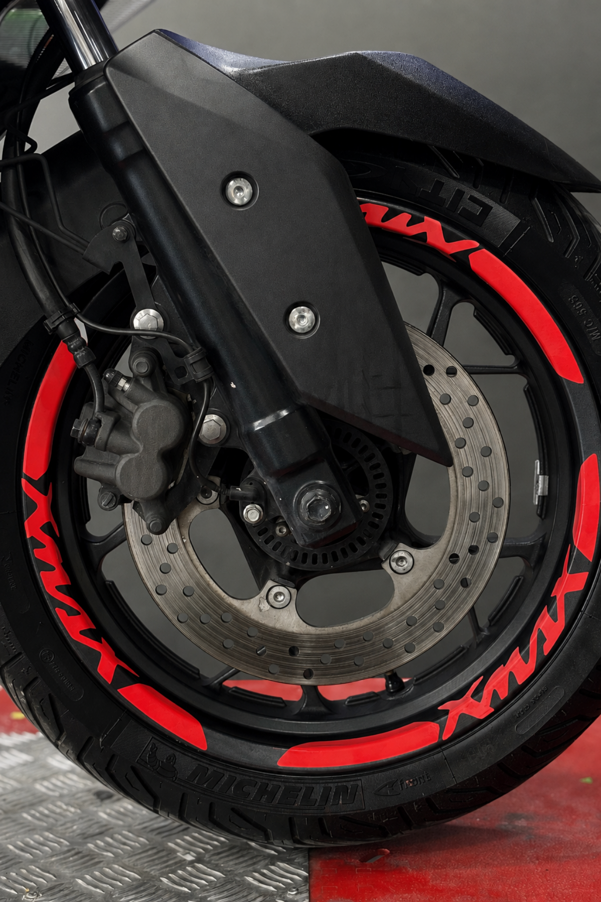 Yamaha Xmax için 12'li Jant Şeridi Sticker Seti
