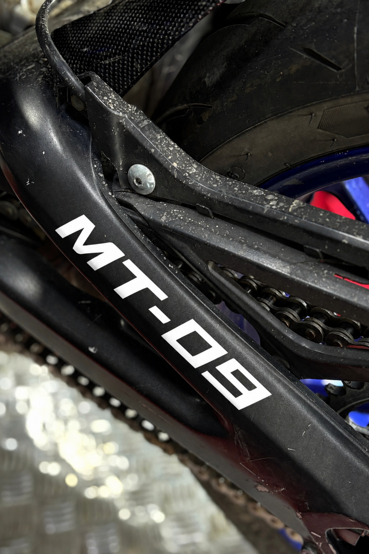 Yamaha MT-09 için MT-09 Yazı Sticker Etiket (15CM)
