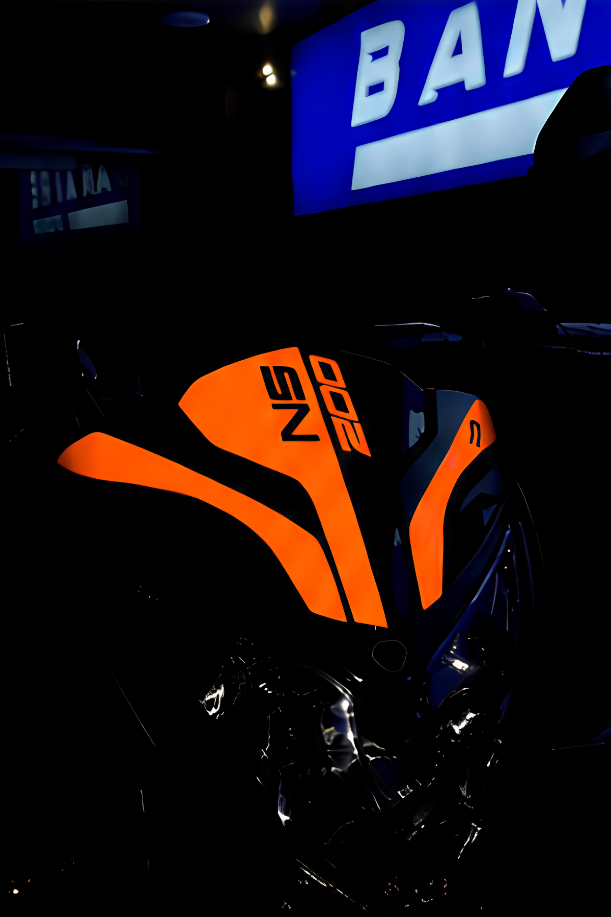 Bajaj Pulsar NS200 için Reflektörlü 3 Parça Kafa Detay Sticker Seti (Flaş ile Çekimde parlar)