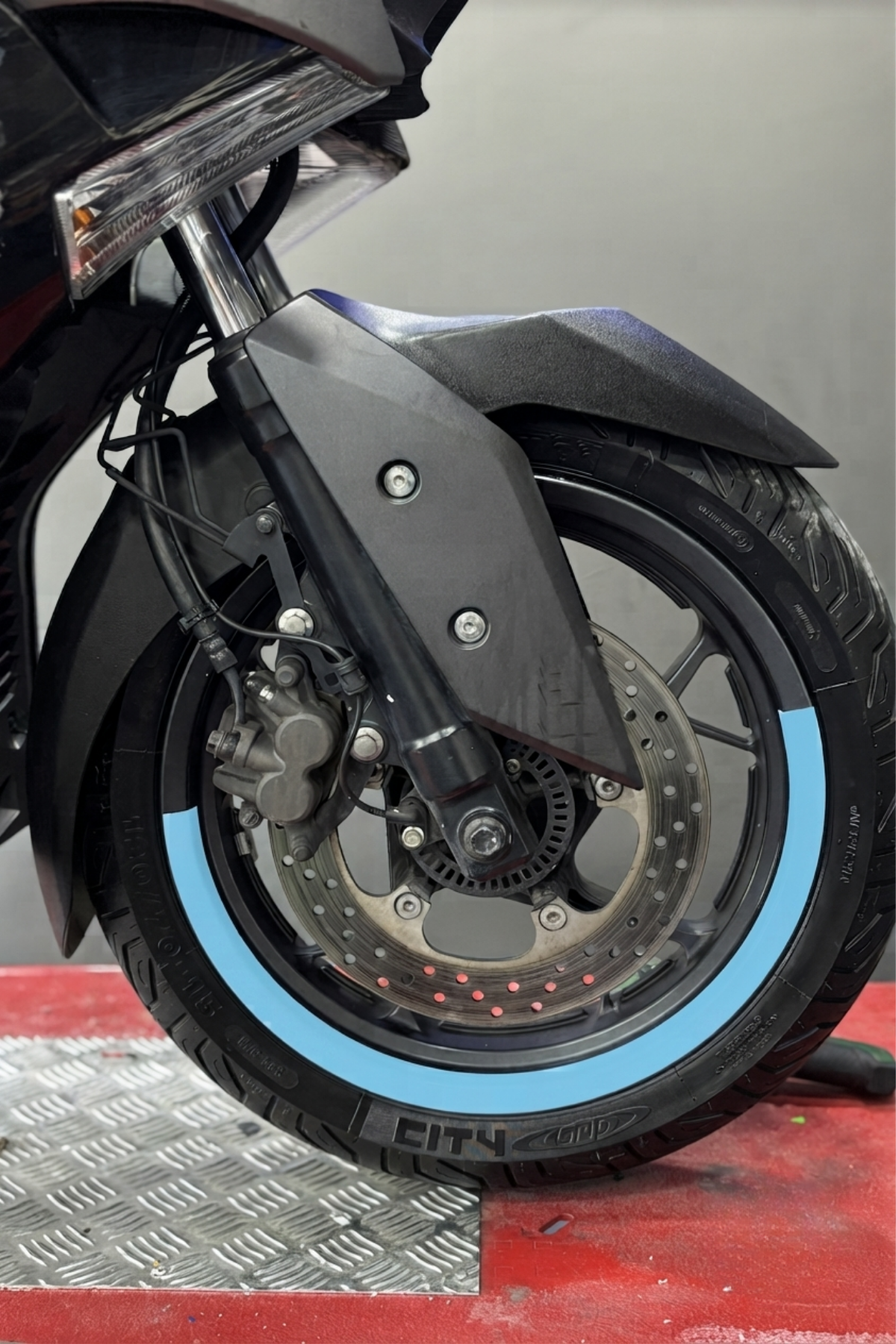 Yamaha Xmax için 14-15 Inch Jantlara Uyumlu Jant Şeridi Sticker Seti (4 Parça)