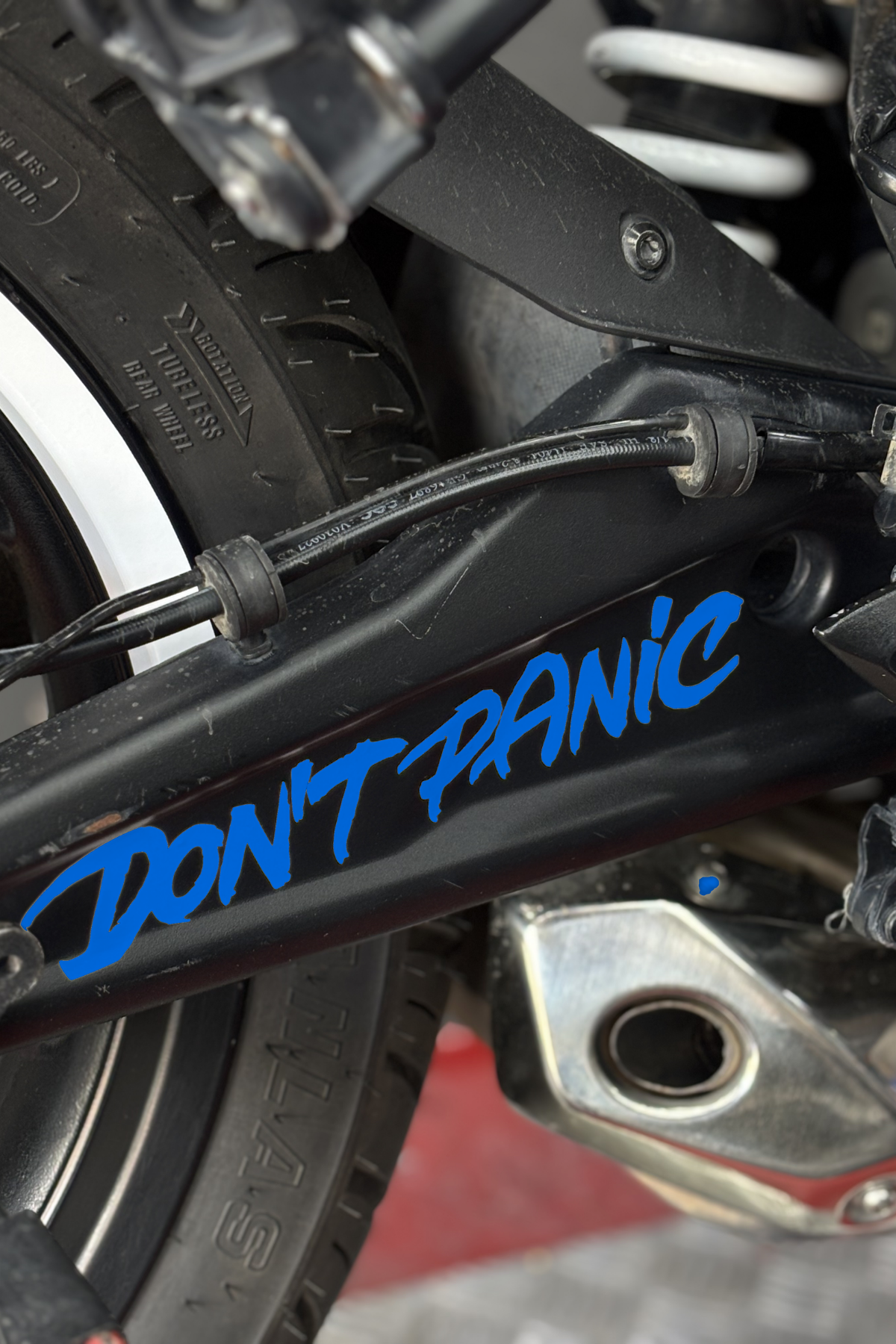 Motosiklet ve Kask için Dont Panic Yazı Sticker Etiket (1 Adet)