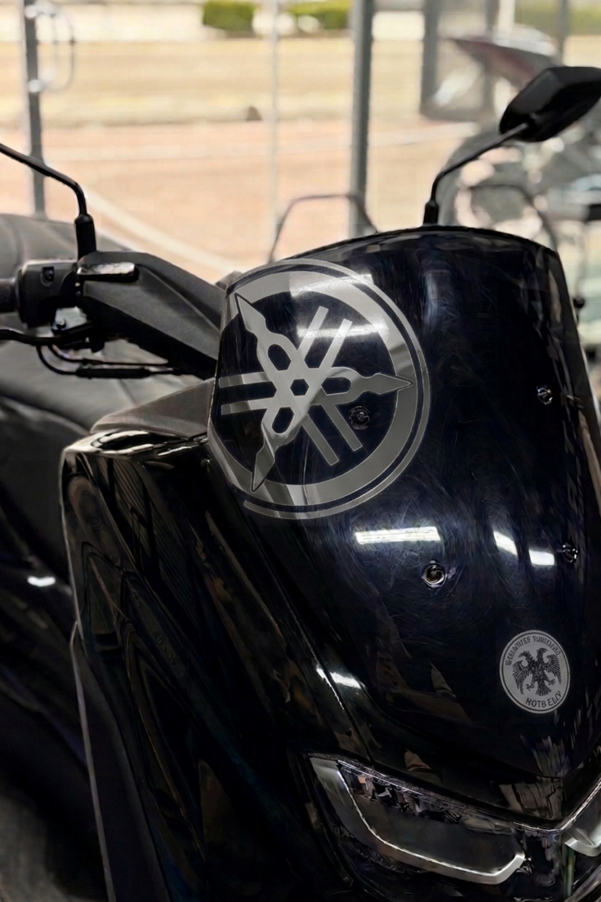 Yamaha Nmax Tüm Yıllara Uyumlu Kafa Detay Sticker 20CM