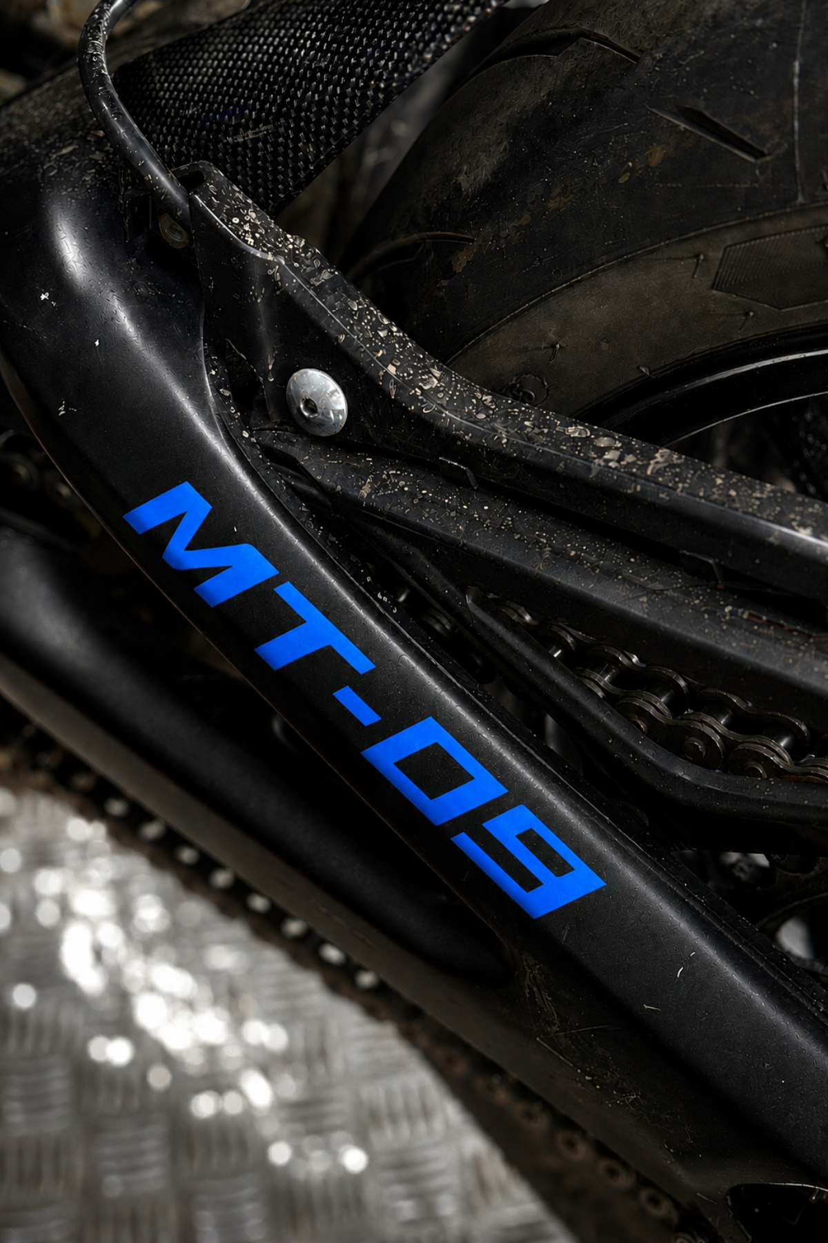 Yamaha MT-09 için MT-09 Yazı Sticker Etiket (15CM)