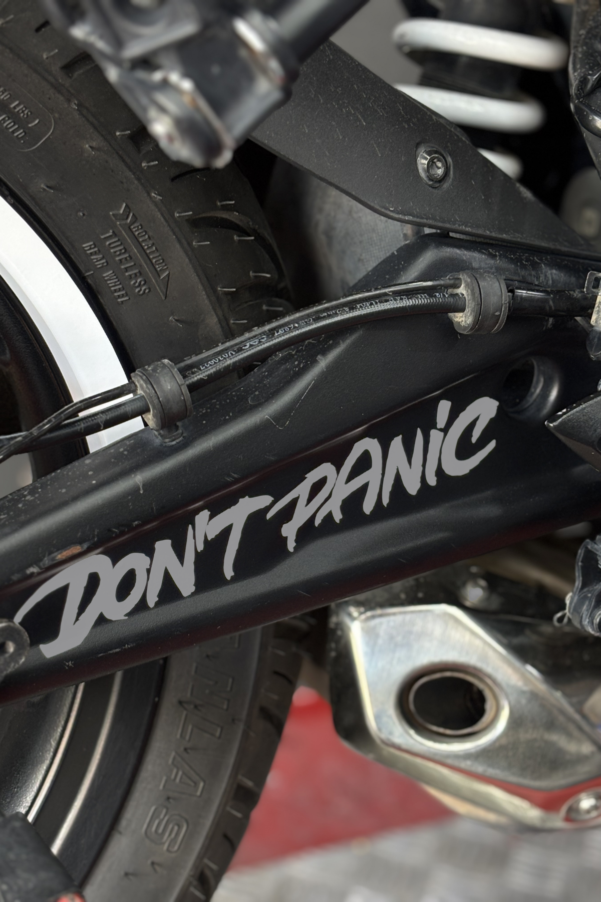 Motosiklet ve Kask için Dont Panic Yazı Sticker Etiket (1 Adet)