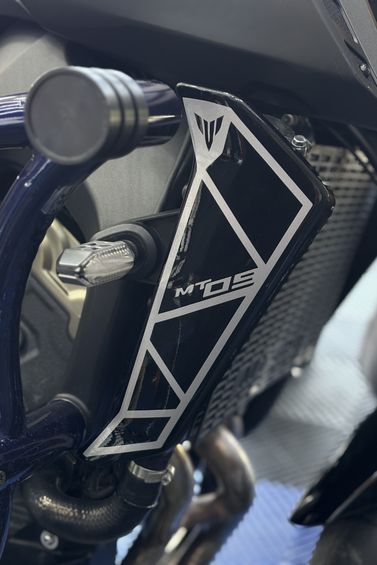 Yamaha MT-09 Örümcek Kasa (2018-2020) Yan Kapak Sticker Seti (Sağ ve Sol)