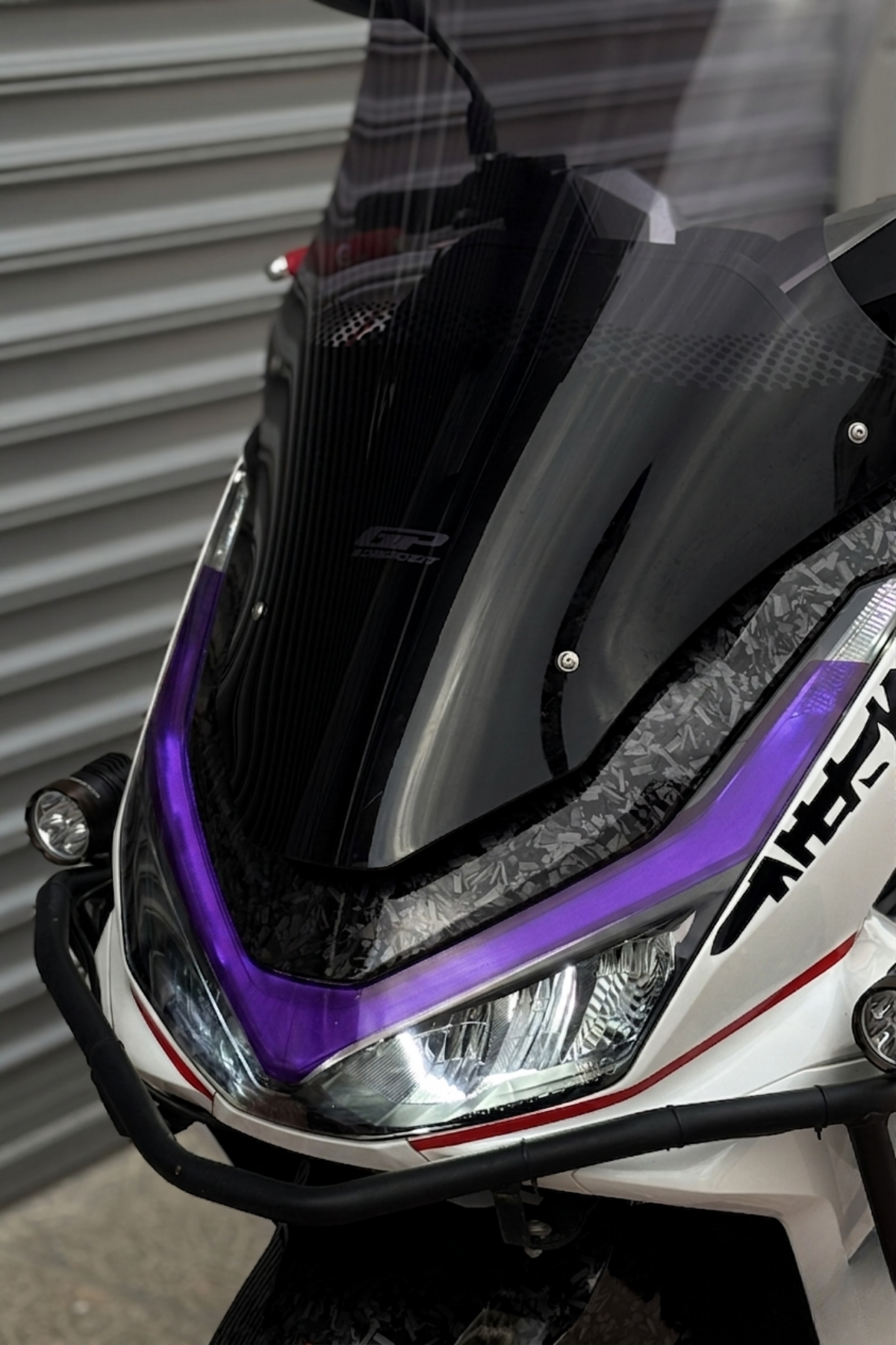 Honda PCX 2025 Far Filmi Renkli Tasarım Sticker | Banxtre