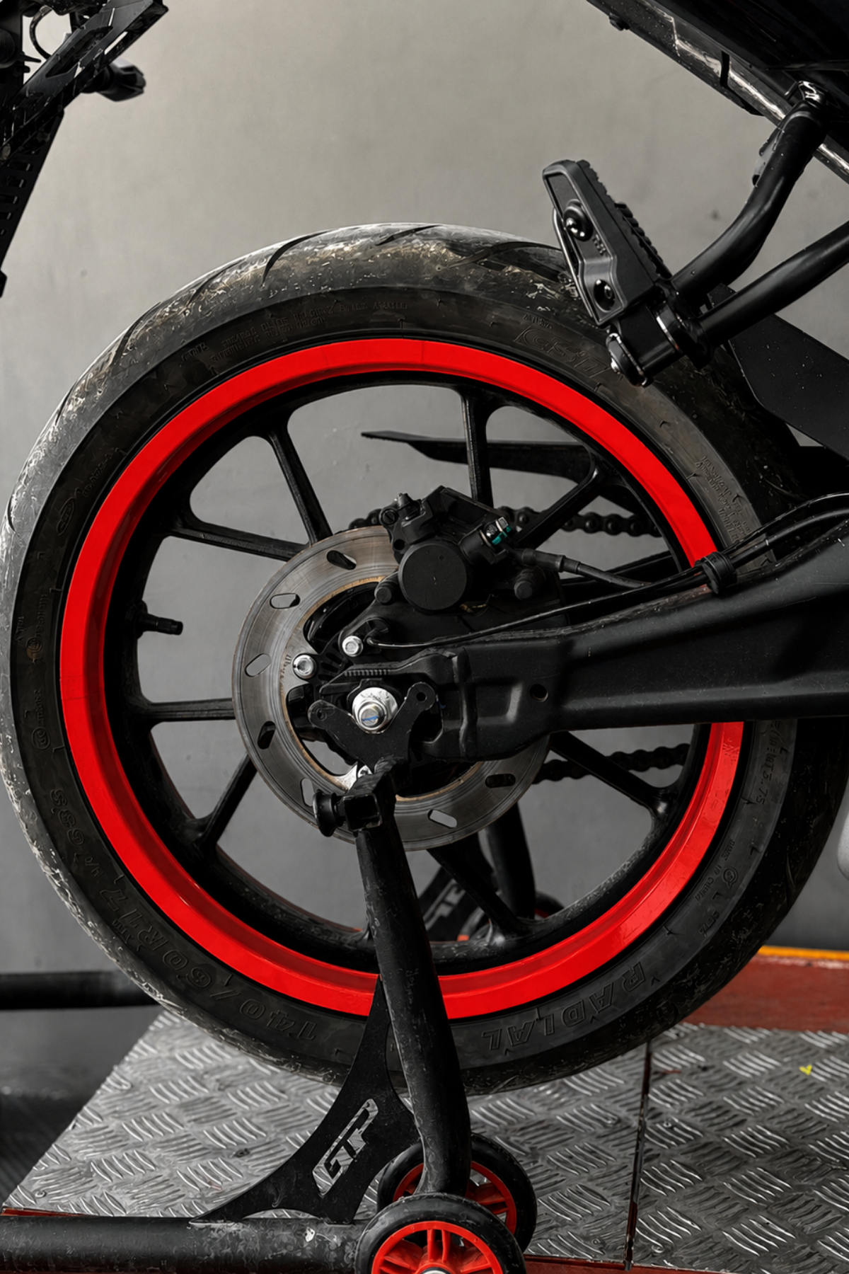 Motosiklet 17 Inch Jantlar İçin Tam Tur Jant Şeridi Sticker Seti