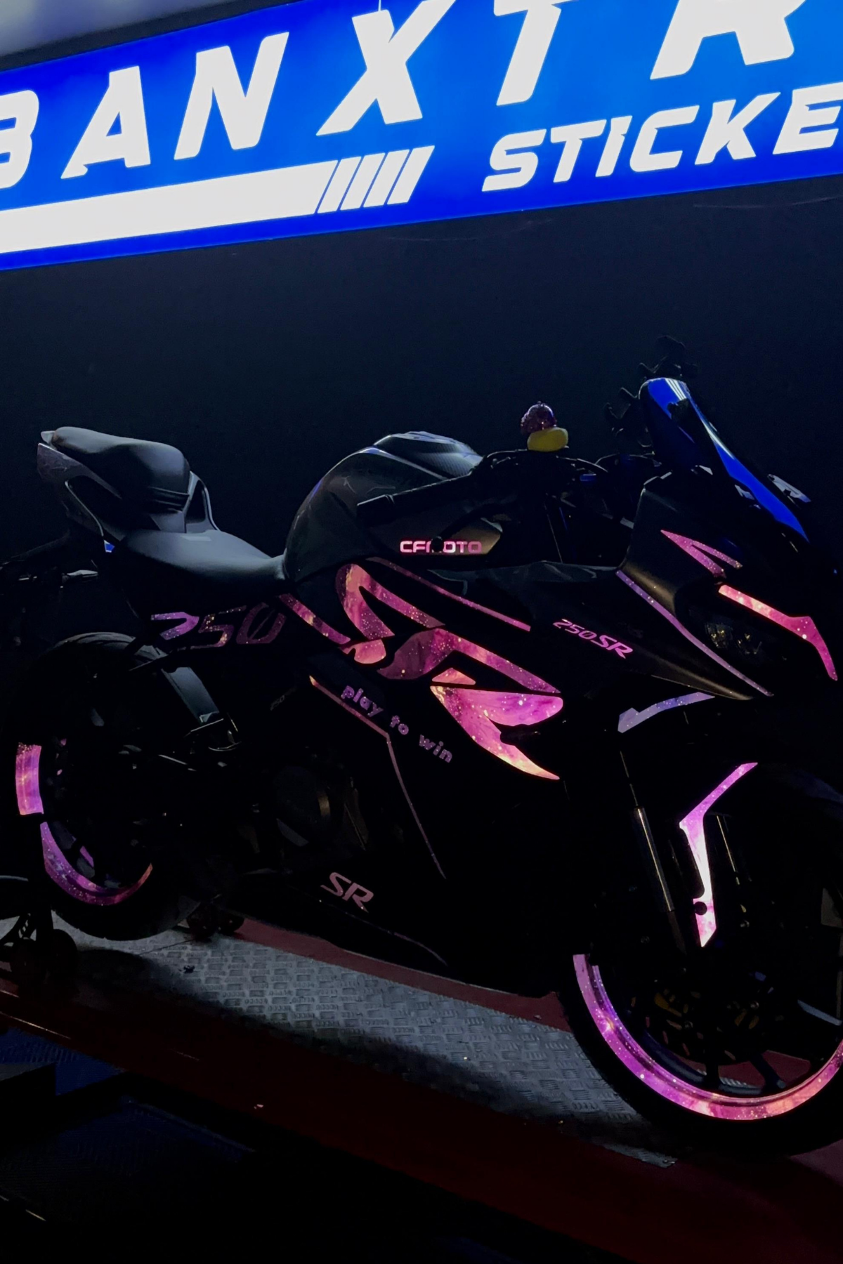 CFMOTO SR 250 Galaksi Mor Reflektörlü Komple Sticker Seti (Sağ Ve Sol)