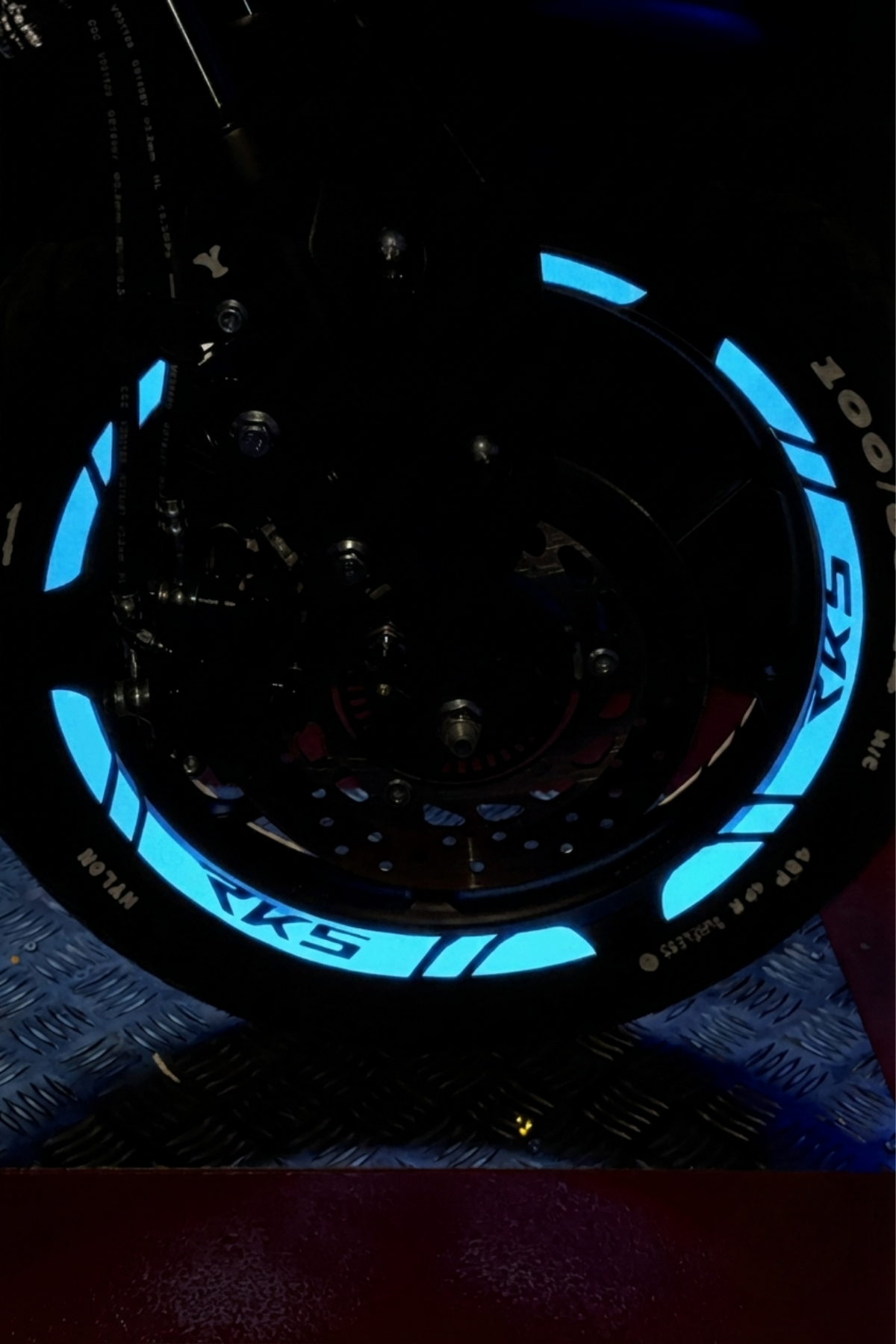 RKS Scooter Grubu için 13-14 Inch Uyumlu Reflektörlü Scoter Jant Şeridi Sticker Seti
