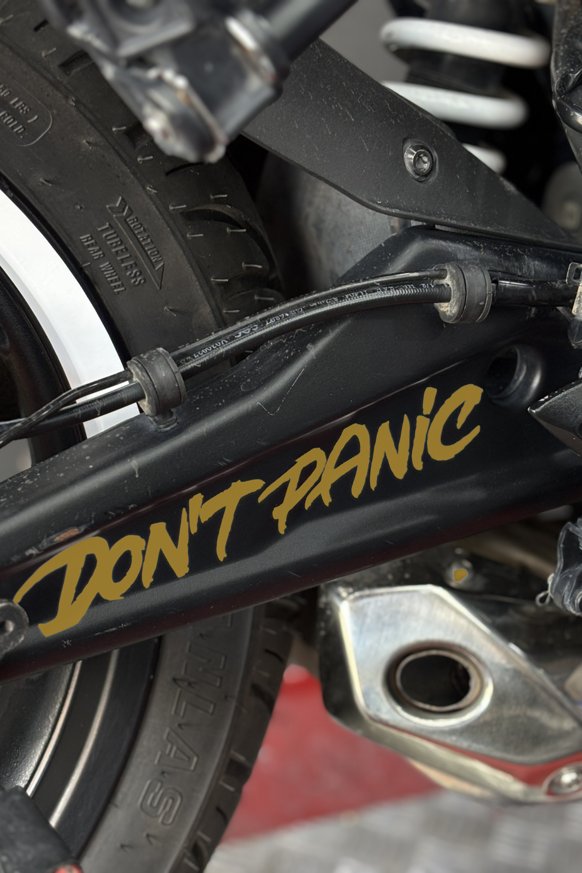 Motosiklet ve Kask için Dont Panic Yazı Sticker Etiket (1 Adet)