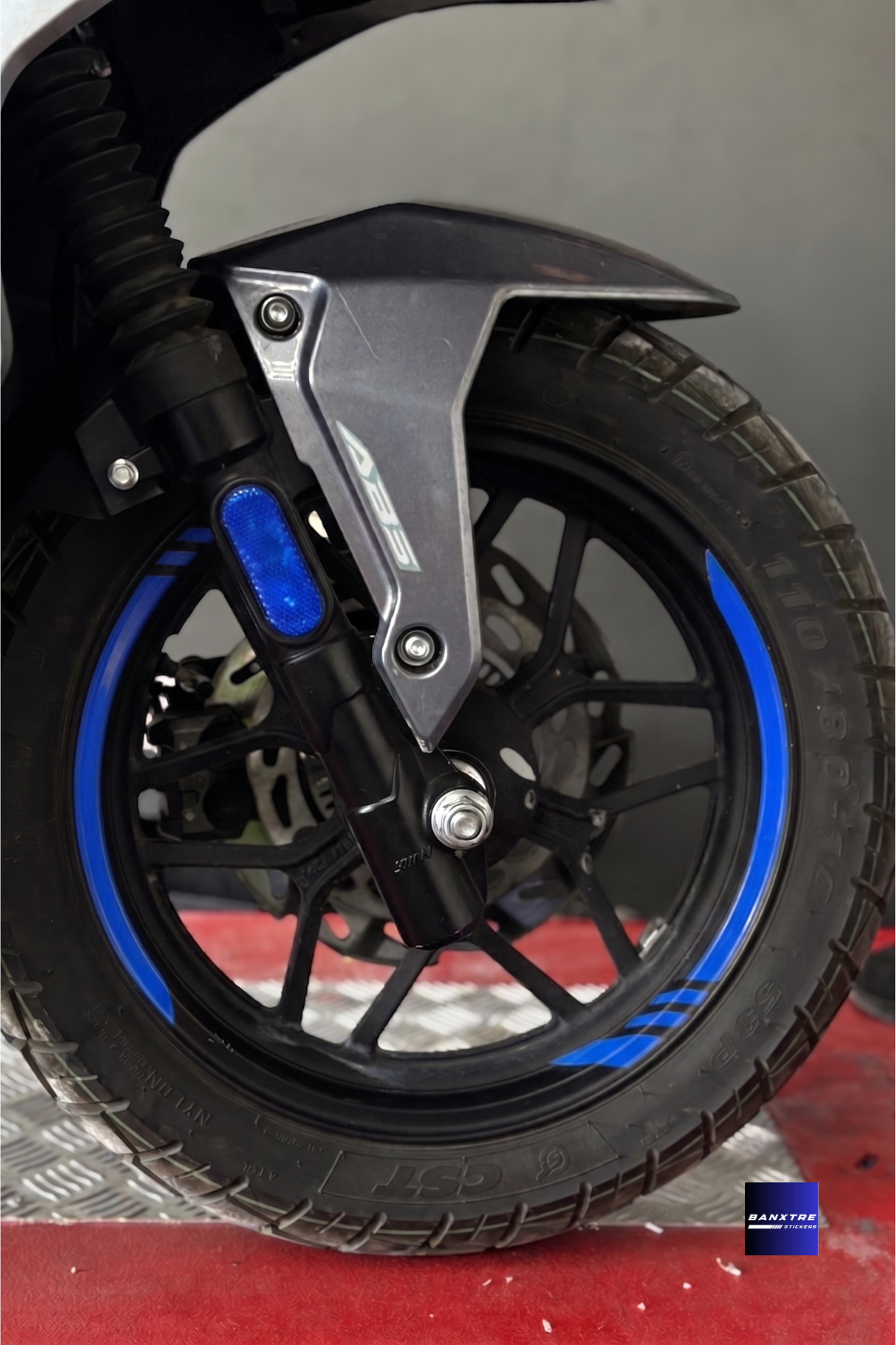 Tüm Scooterlara Uyumlu Kalın Kesikli Jant Şeridi Sticker Seti