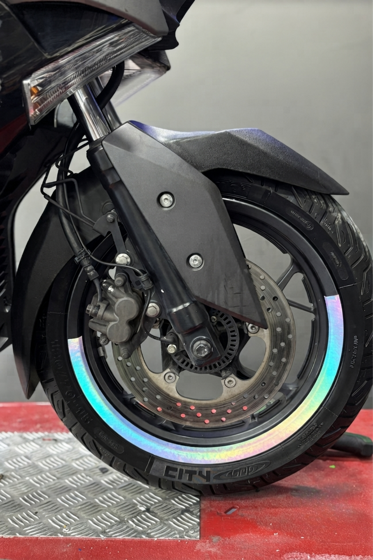 Yamaha Xmax için 14-15 Inch Jantlara Uyumlu Jant Şeridi Sticker Seti (4 Parça)