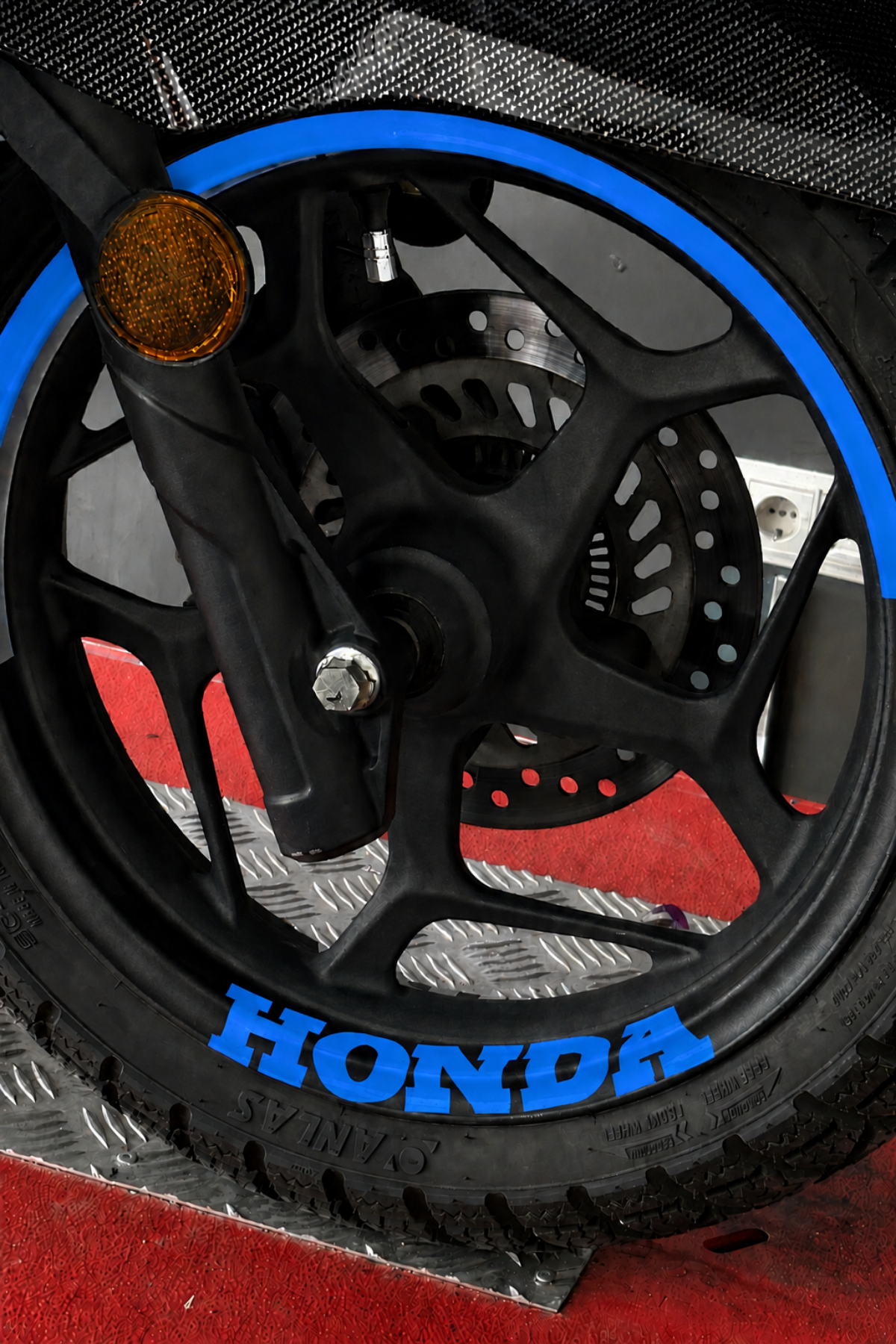 Honda PCX için Yarım Jant Şeridi+Honda Yazıları (2 Janta da Yeter)