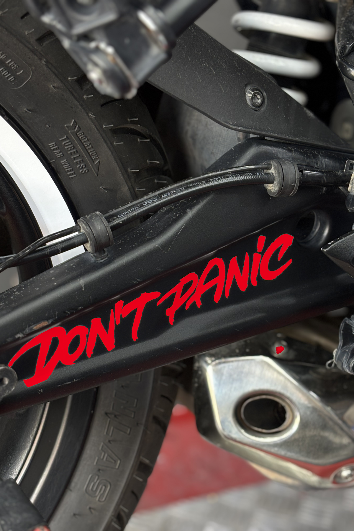 Motosiklet ve Kask için Dont Panic Yazı Sticker Etiket (1 Adet)