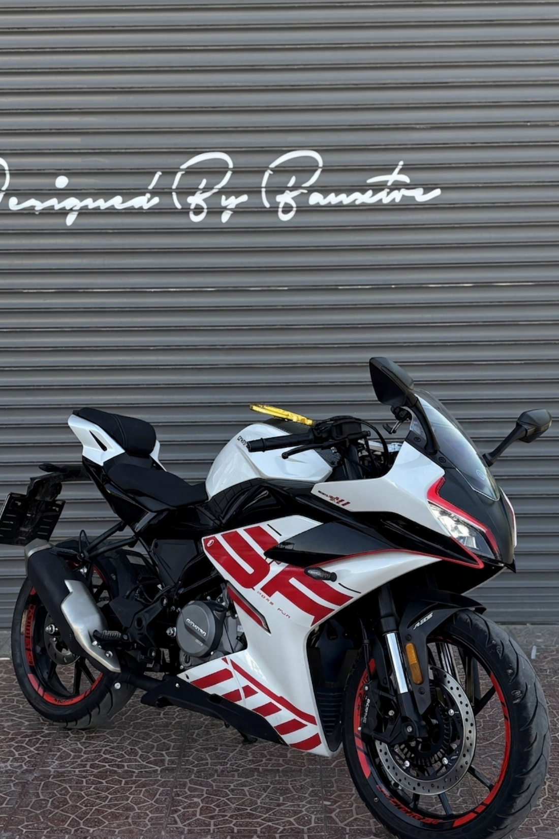 CFMOTO 250SR 2026 Model için Komple Sticker Seti (Far Filmi Dahildir)