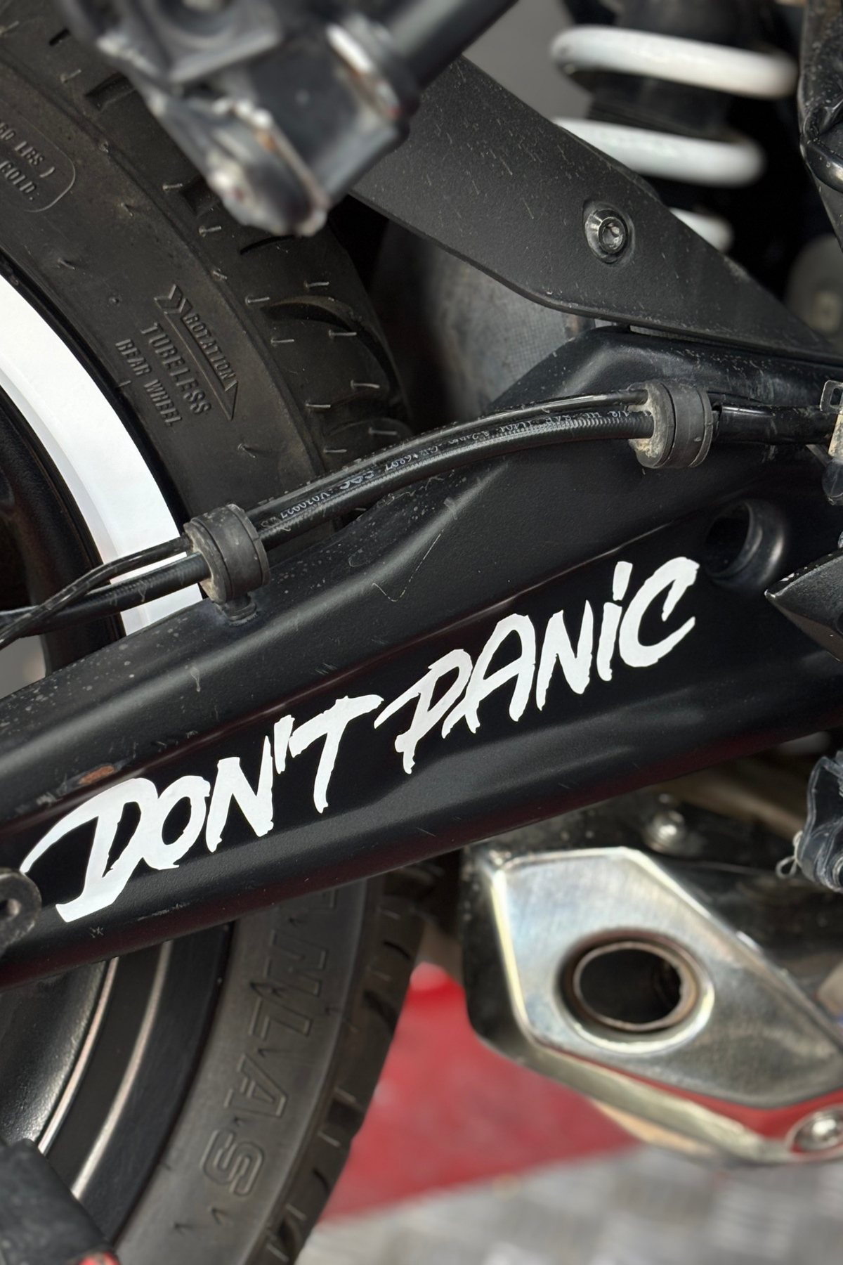 Motosiklet ve Kask için Dont Panic Yazı Sticker Etiket (1 Adet)