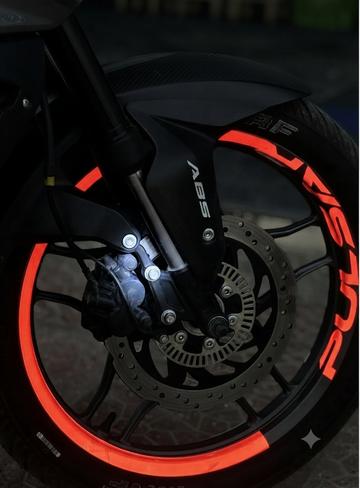 Bajaj Pulsar Grubu için Kırmızı Yarım Jant + Pulsar Yazısı Reflektör Jant Şeridi Sticker Seti (4 Janta Yeterli)