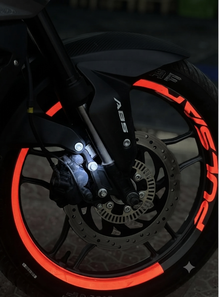 Bajaj Pulsar Grubu için Kırmızı Yarım Jant + Pulsar Yazısı Reflektör Jant Şeridi Sticker Seti (4 Janta Yeterli)