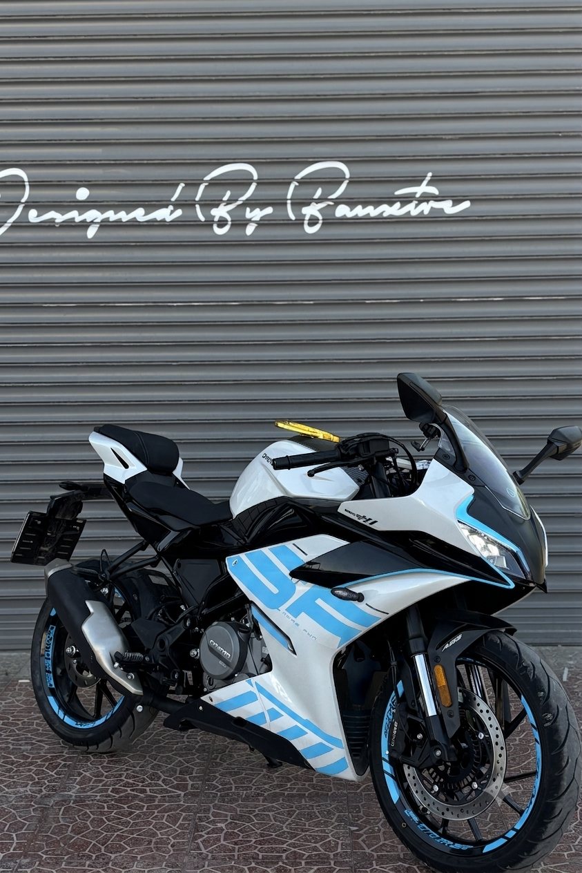 CFMOTO 250SR 2026 Model için Komple Sticker Seti (Far Filmi Dahildir)