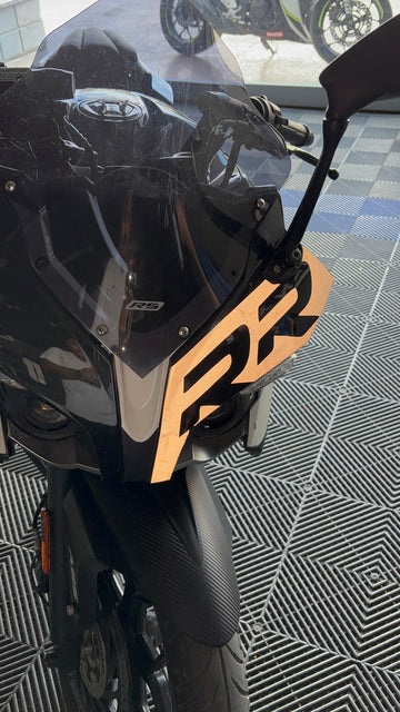Bajaj Pulsar RS200 için RR Reflektörlü Kafa Detay Sticker (1 Adet)